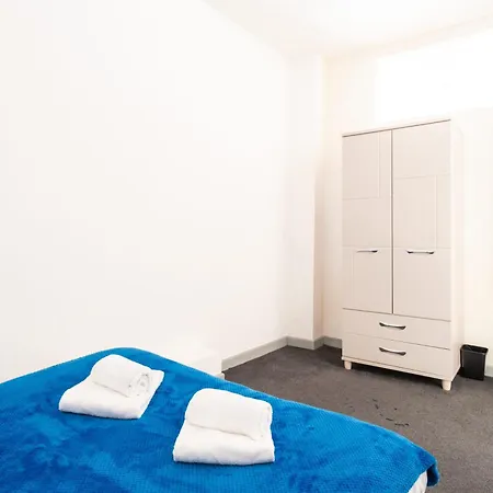 Spacious 1 Bed Apartment In Central Blackburn Exterior photo