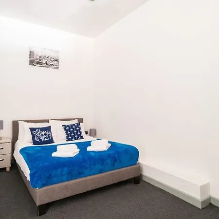 Spacious 1 Bed Apartment In Central Blackburn Exterior photo