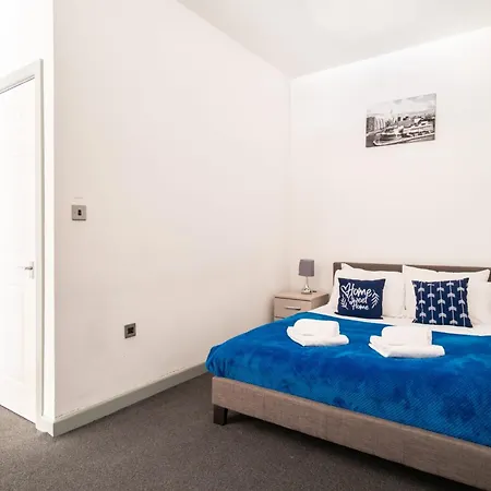 Spacious 1 Bed Apartment In Central Blackburn Exterior photo